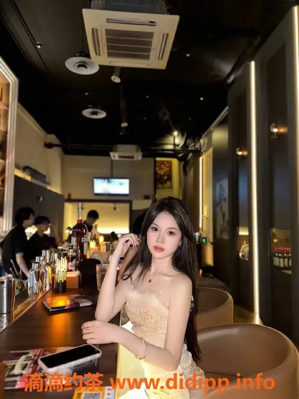 深圳楼凤-白云嫩妹，深圳坂田1500p服务，真心推荐！