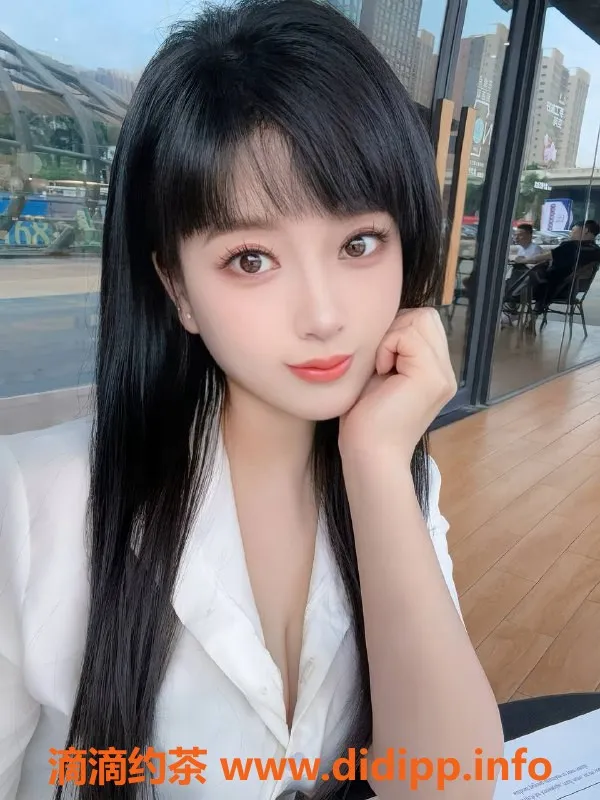 广州楼凤-金沙洲乐乐，御姐舌吻服务仅498P！