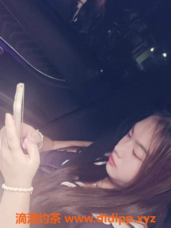 深圳楼凤-龙华区肉肉御姐，全套服务仅400元