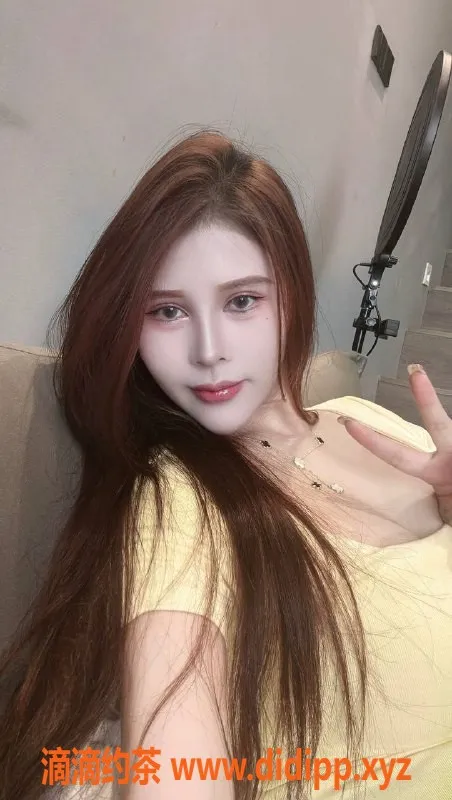 深圳楼凤-深圳龙华大茜茜，陪浴服务仅需800p