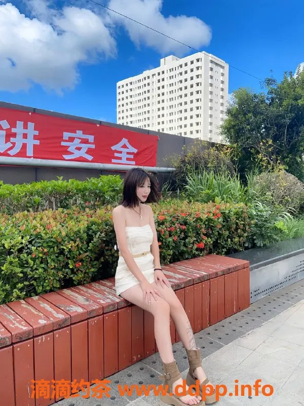 深圳楼凤-深圳宝安嫩妹佳佳，900元舌吻服务