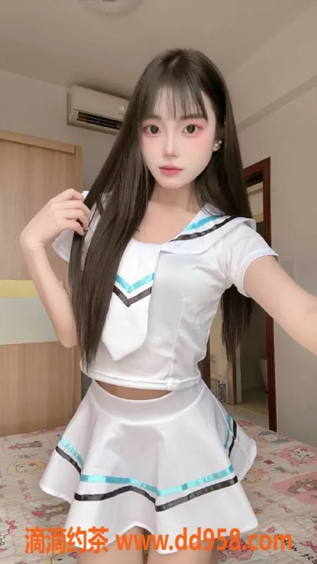 深圳楼凤资源信息,龙华嫩妹小语，19岁，160b，身材火辣