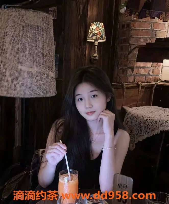 广州楼凤-广州天河嫩妹依依，1000元69服务等你来体验！