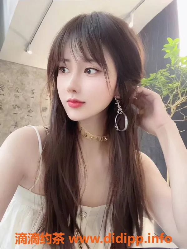 深圳楼凤资源信息,福田金宝宝，850元御姐，制服、丝袜绝佳体验！