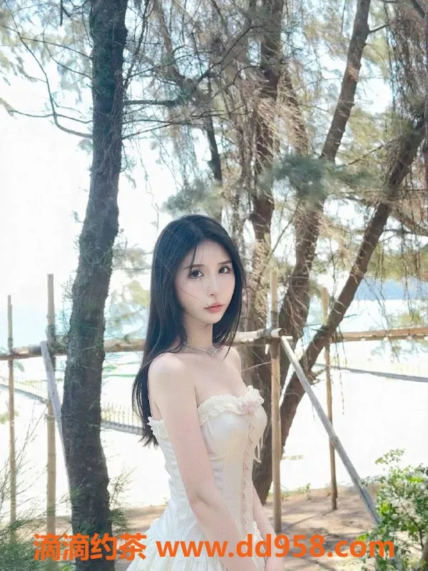 深圳楼凤-福田雨珂，22岁，162cm，82斤，1200元起