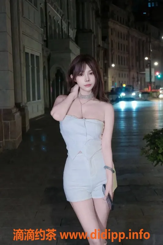 广州楼凤-广州天河嫩妹桐桐，800元舌吻69服务