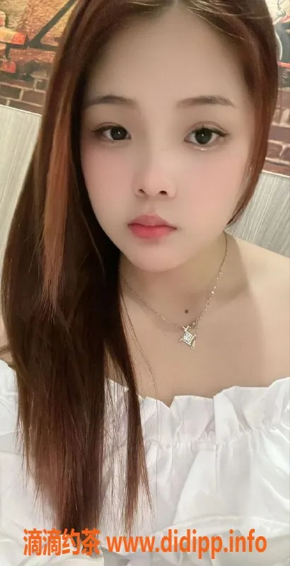 广州楼凤-荔湾沫宝贝，700元舌吻69p服务，超值体验！