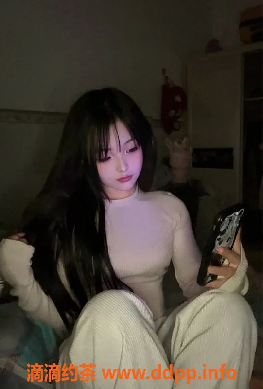 深圳楼凤-龙华小雅婷，152c，82斤，专享舌吻和六九服务