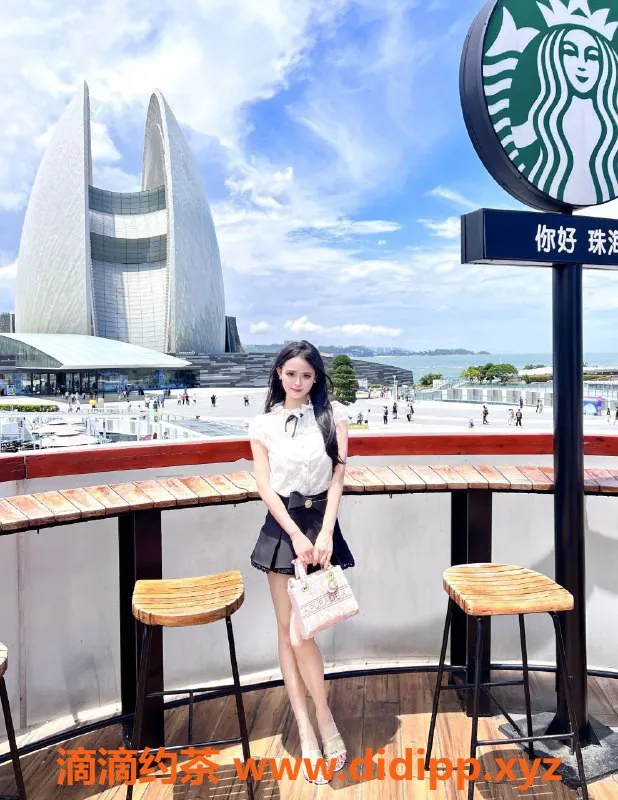 深圳楼凤-龙华区英英，嫩妹颜值，700全套优惠