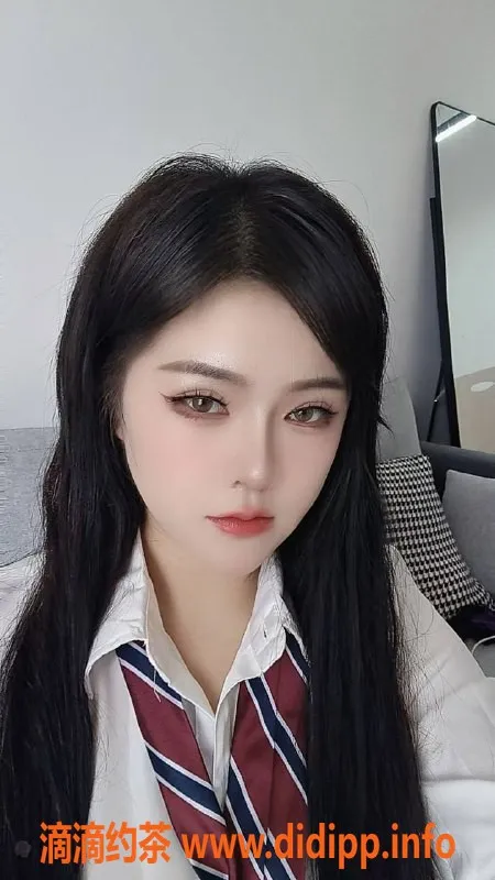 深圳楼凤-龙华彤彤：800元体验大胸御姐魅力