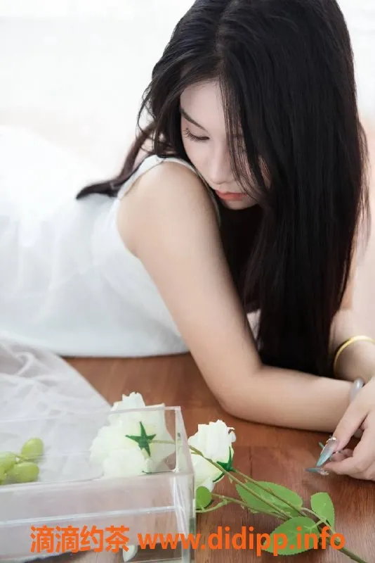 深圳楼凤-南山嫩妹曼曼，800元69互舔体验