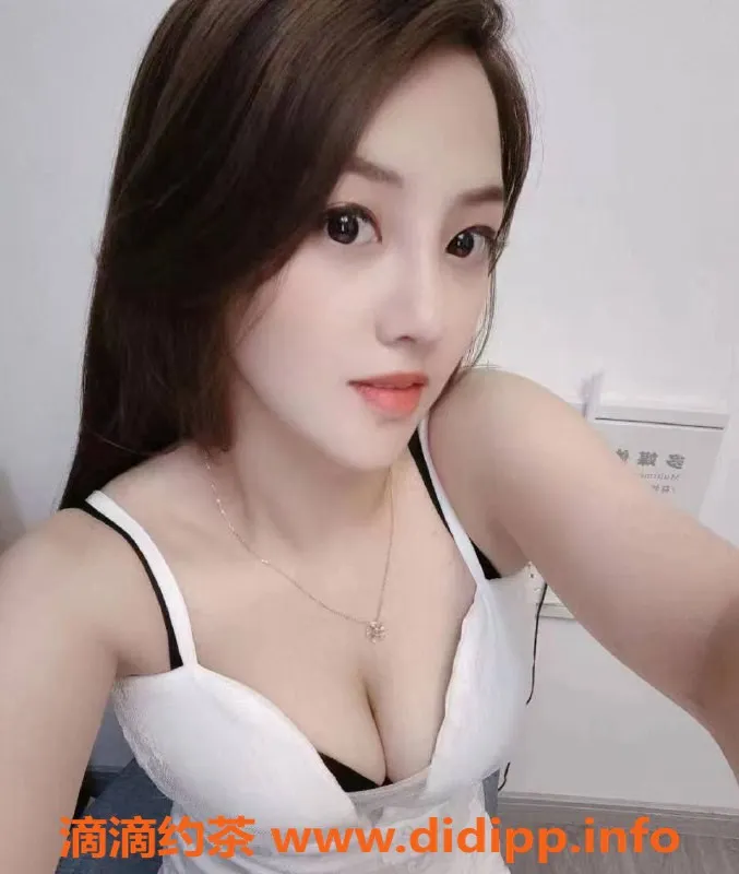 上海楼凤-静安朵朵，158高、25岁、C罩杯，女友般的服务