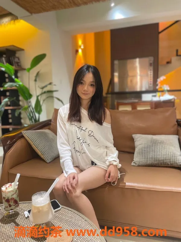 广州楼凤-广州天河嫩妹栀栀，600元享舌吻与69服务