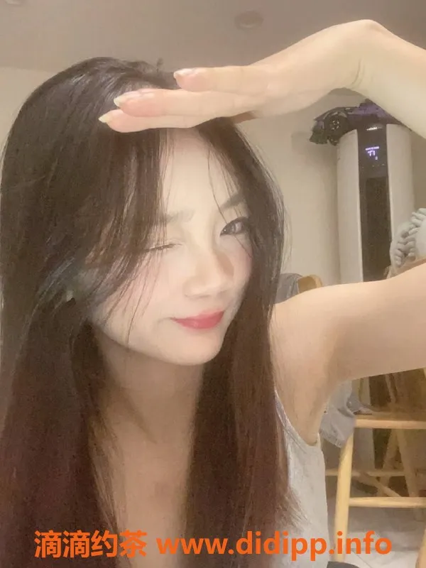 广州楼凤-广州天河嫩妹栀栀，600元享舌吻与69服务