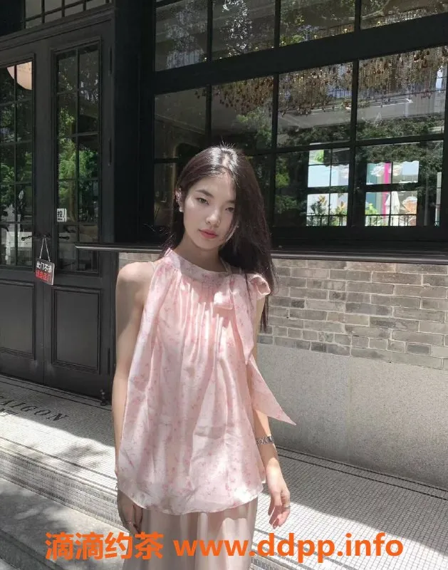 深圳楼凤-深圳龙华小琳，600元尽享舌吻与陪浴服务