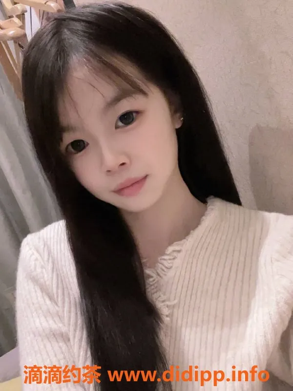 深圳楼凤-龙华区小晴，800元全套，颜值妹子推荐