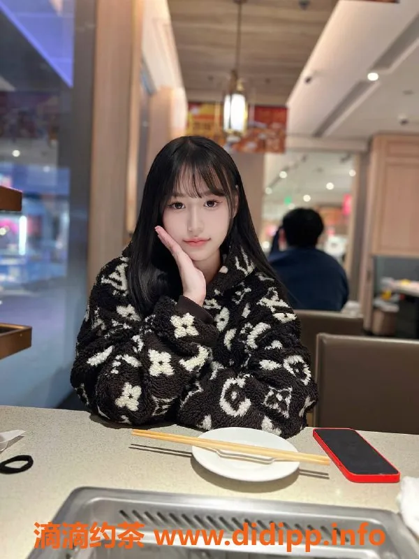 上海楼凤资源信息,普陀区艺名Jennie的青春少女 20p 6666夜