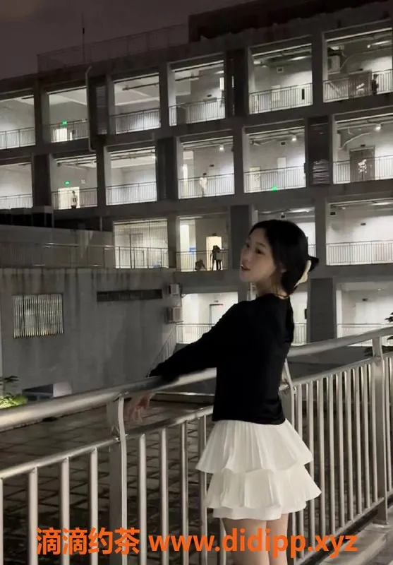 深圳楼凤-福田嫩妹O泡，19岁170b，超值体验