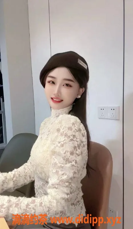 深圳楼凤-光明甜甜：700元打扑克、鸳鸯浴享受