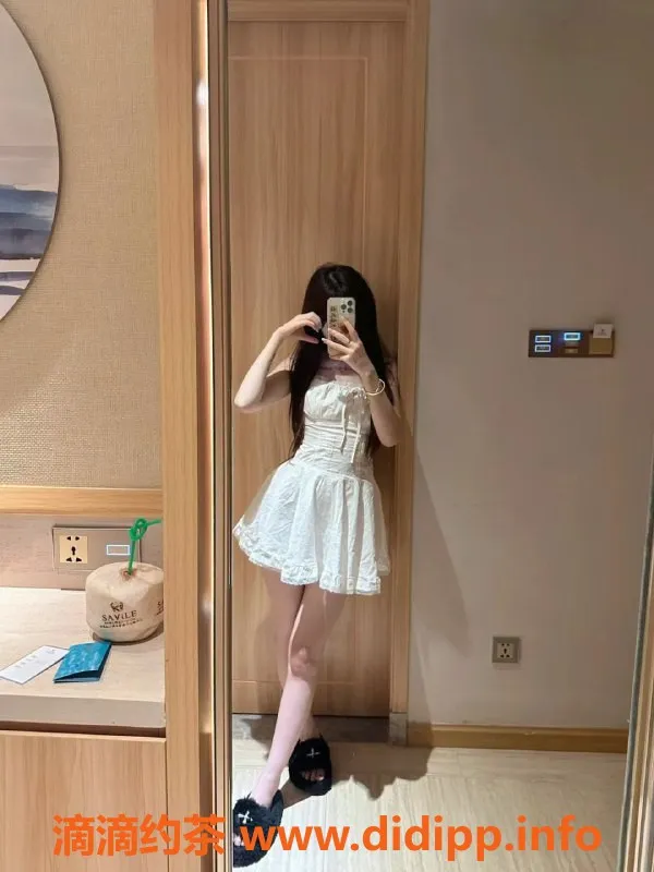 深圳楼凤资源信息,福田22岁新女神，身高163，价格实惠