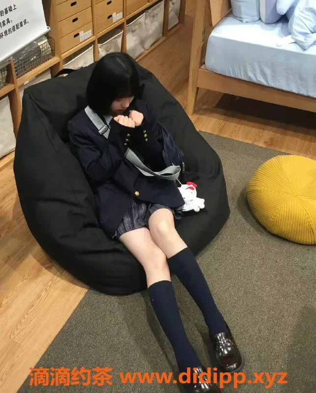 北京楼凤-朝阳婉清丝袜萝莉 10张p仅需18张pp