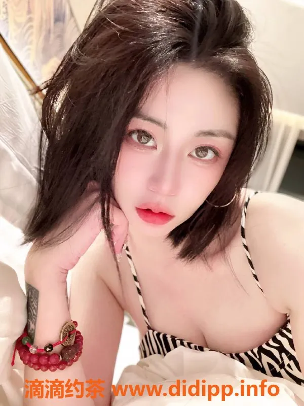 广州楼凤-广州玲玲，165cm，50kg，胸围90，服务好评如潮