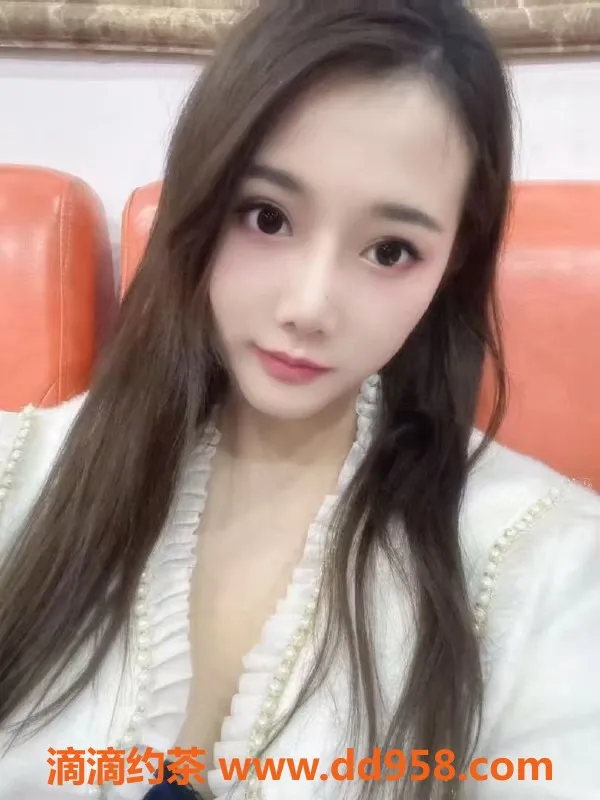 深圳楼凤-深圳小莫，162cm，49kg，34B，年度特惠700元起