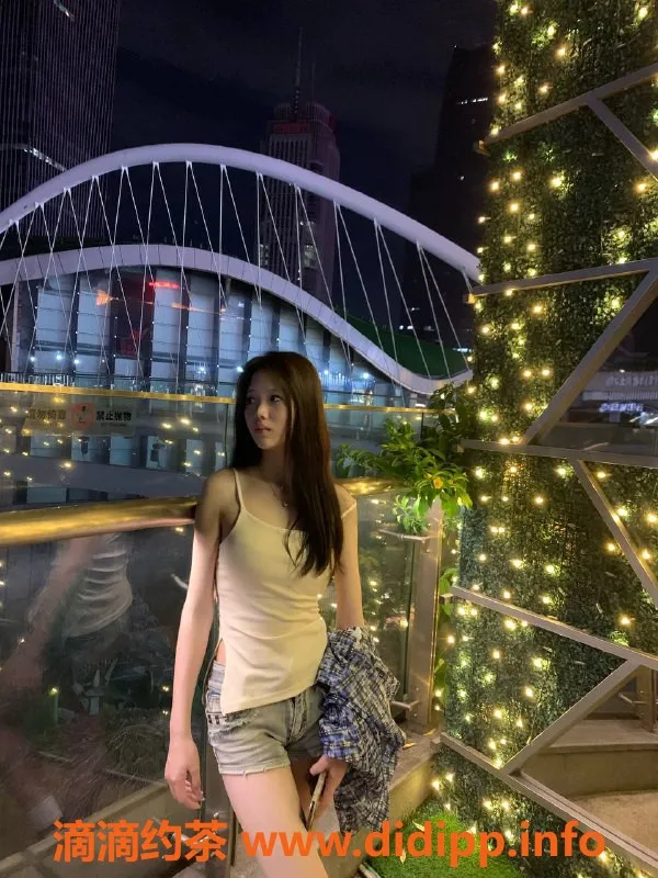 深圳楼凤-小歆瑶：深圳龙华激情体验 1500起