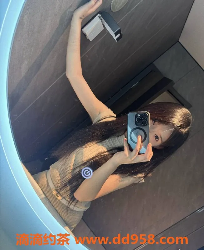 深圳楼凤-宝安嫩妹涵梓，服务多样只需1000p