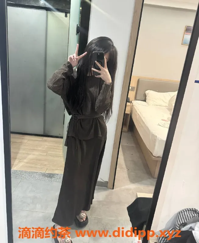 深圳楼凤-宝安嫩妹涵梓，服务多样只需1000p