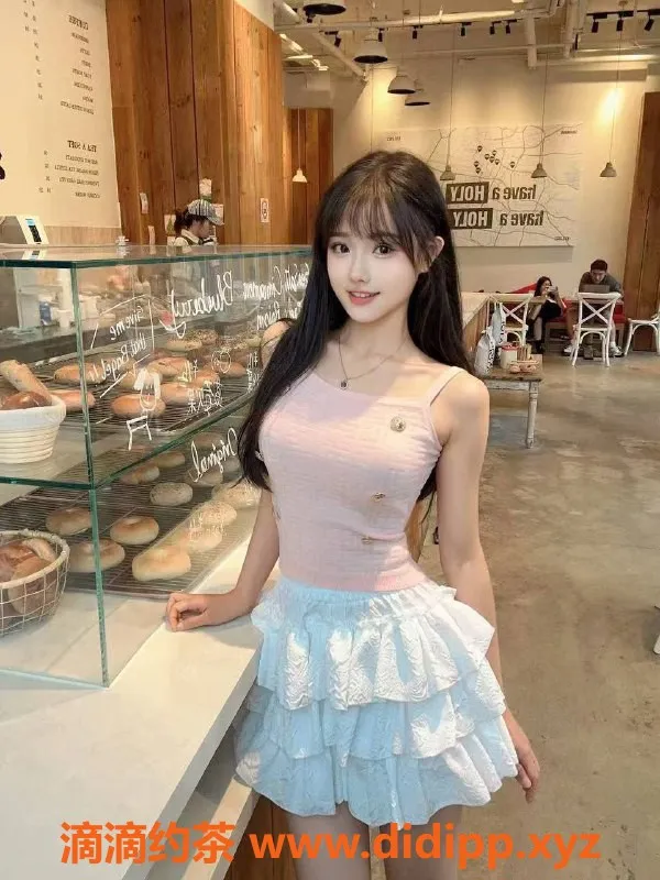 深圳楼凤-龙华白富美御姐，600p让你心动