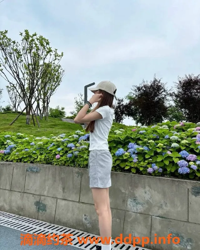 深圳楼凤-龙华婉清，23岁164D，88斤大胸服务