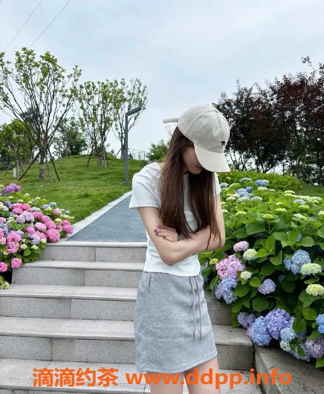 深圳楼凤-龙华婉清，23岁164D，88斤大胸服务