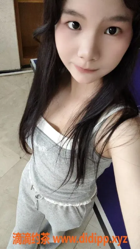 深圳楼凤-龙华区小青，颜值嫩妹全套700元