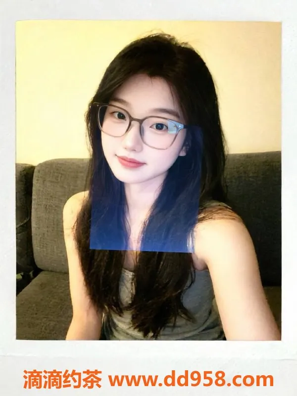 广州楼凤-白云嫩妹小希，600元大胸服务等你体验