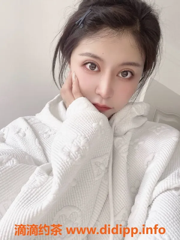 深圳楼凤-福田嫩妹叶子，1200p精彩服务等你来体验