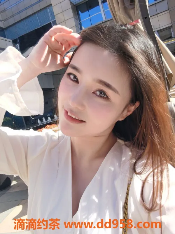 深圳楼凤-岗厦 㵘㵘，清纯可人，带来舒适体验