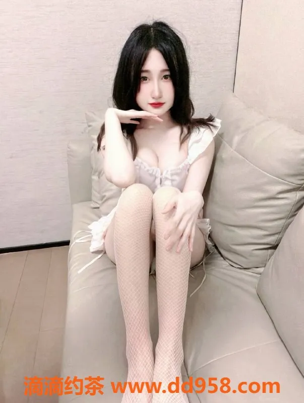 深圳楼凤-龙华嫩妹熙冉，800元享69互舔服务