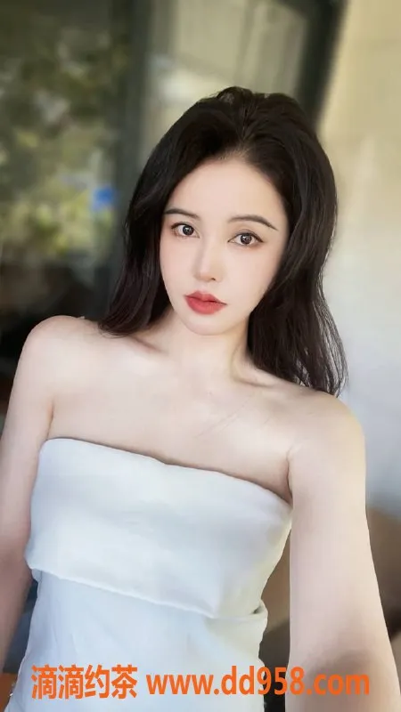 惠州楼凤-乔恩 大亚湾 168cm 104斤 27岁 制服丝袜服务