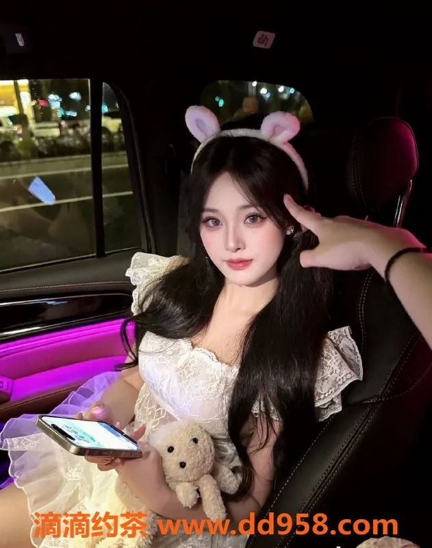 深圳楼凤资源信息,龙华嫩妹英英，700元体验舌吻与鸳鸯浴