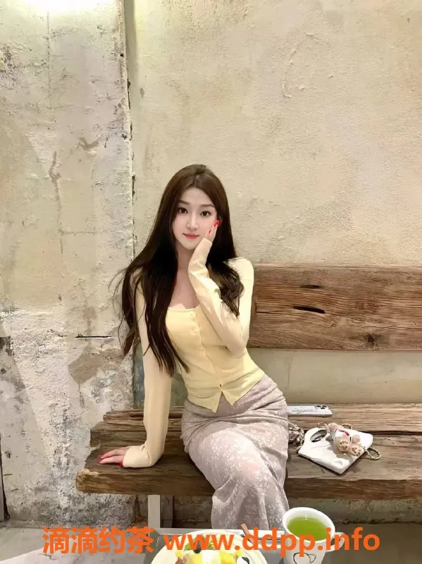 深圳楼凤-南山胡灵儿，700元深喉六九服务等你来体验