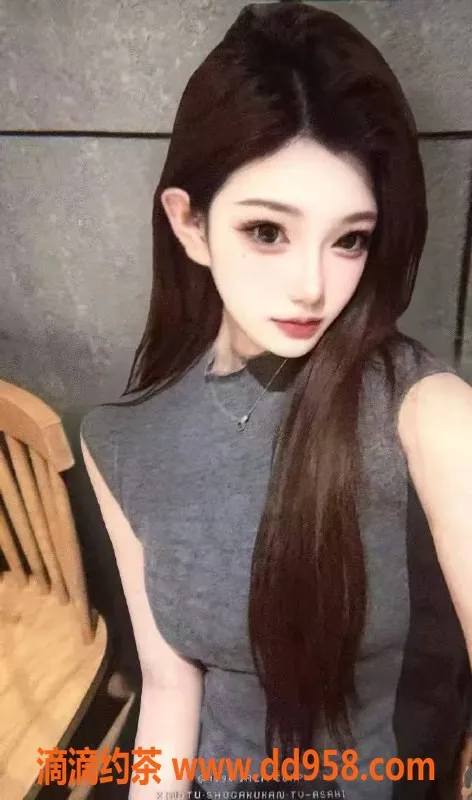 深圳楼凤-宝安嫩妹小布丁，800元舌吻制服服务