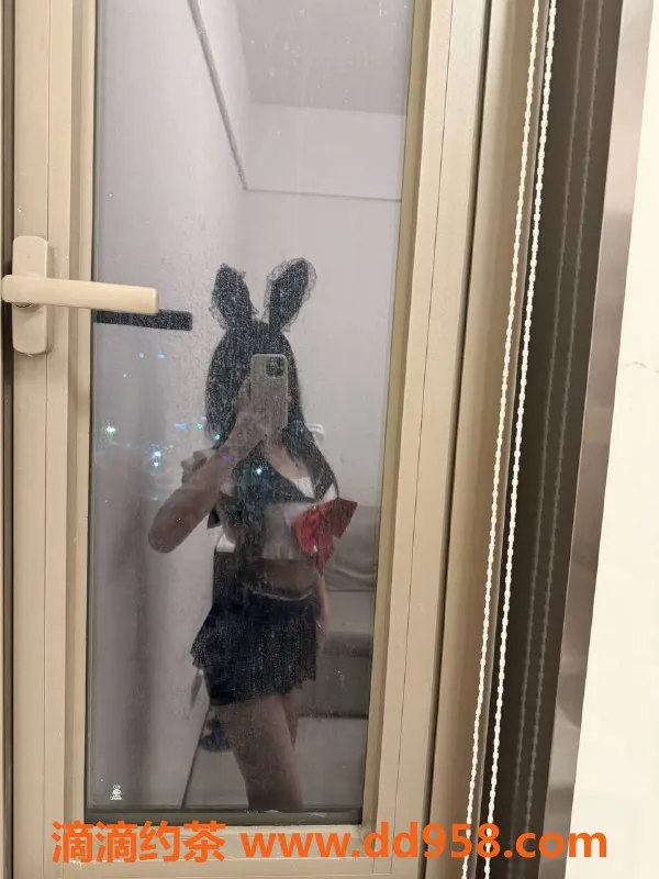 深圳楼凤-深圳龙华佳嘉，800元制服诱惑服务