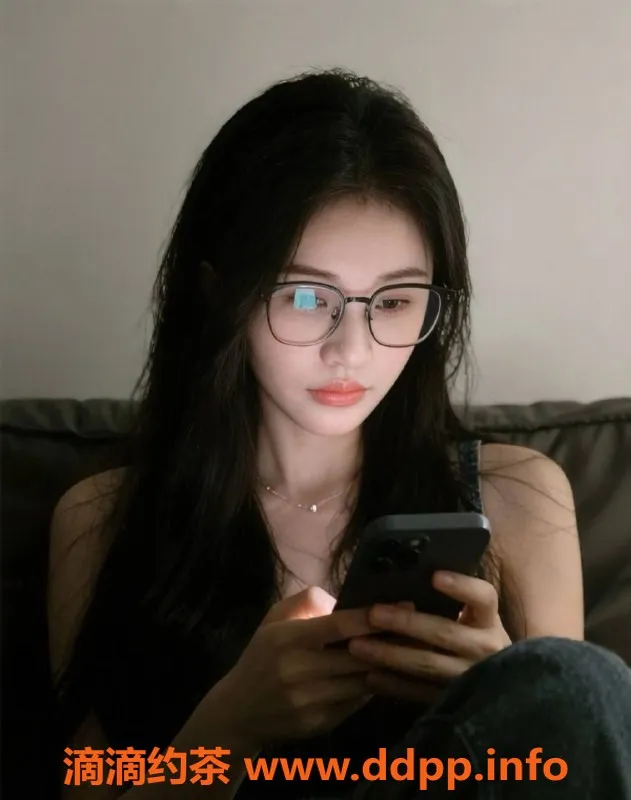 深圳楼凤-福田子怡，舌吻六九制服魅力，1100元起！