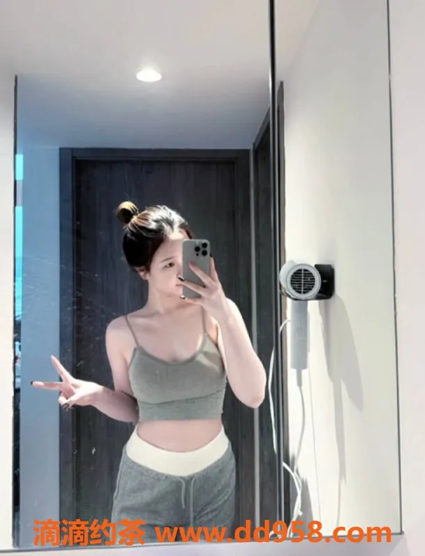 广州楼凤-广州天河嫩妹甜宝，600元体验舌吻服务