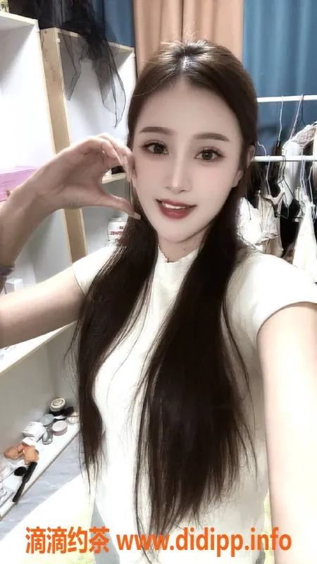 深圳楼凤-南山嫩妹热萧，8500P提供制服服务