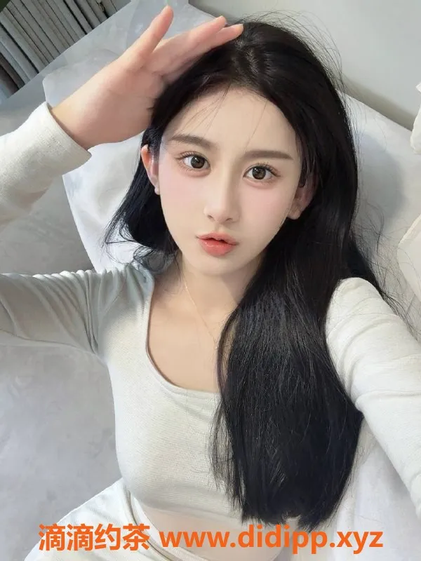 深圳楼凤-南山CC，99年御姐，167cm，46kg，最强足交体验