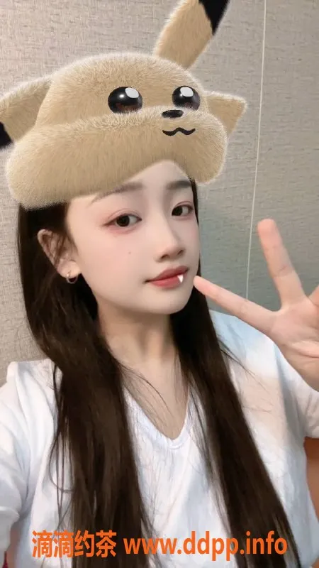 深圳楼凤-福田嫩妹小果子，800p的胸推体验