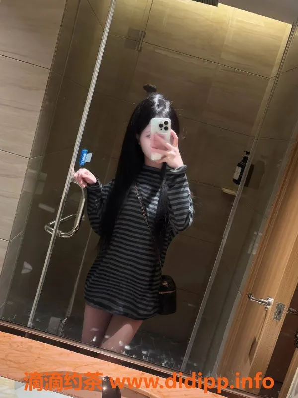 深圳楼凤-深圳坂田嫩妹嘉宝，800起提供舌吻陪浴服务