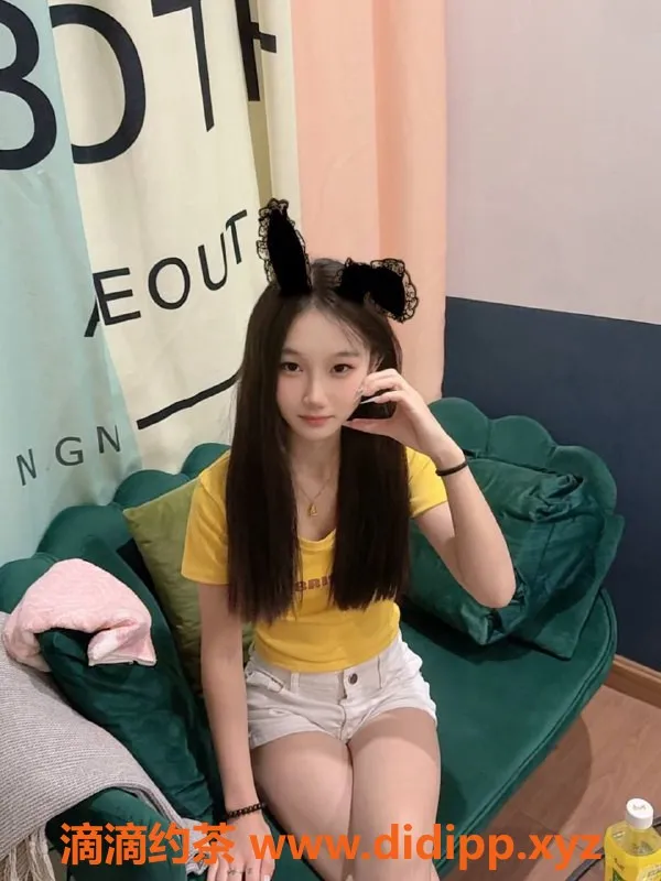 深圳楼凤资源信息,龙华紫萱，688起，丝袜六九服务等你体验！